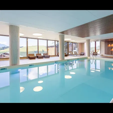 Apartment In Les Saisies With Ski-In Ski-Out Hauteluce