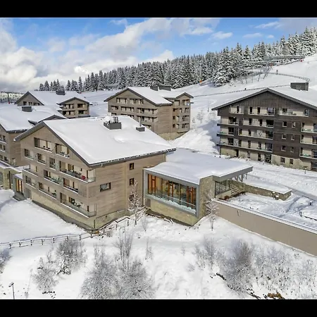 Apartment In Les Saisies With Ski-In Ski-Out Hauteluce